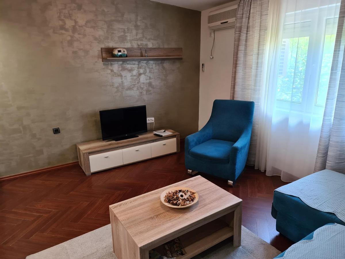 Apolon Apartment *
